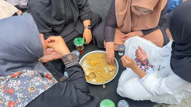 Tradisi Maulid Nabi di Tanjung Barat: Ribuan Jemaah Hadiri Pembacaan Maulid Diba dan Santap Nasi Kebuli